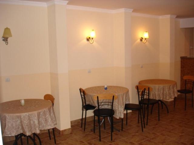 photo1