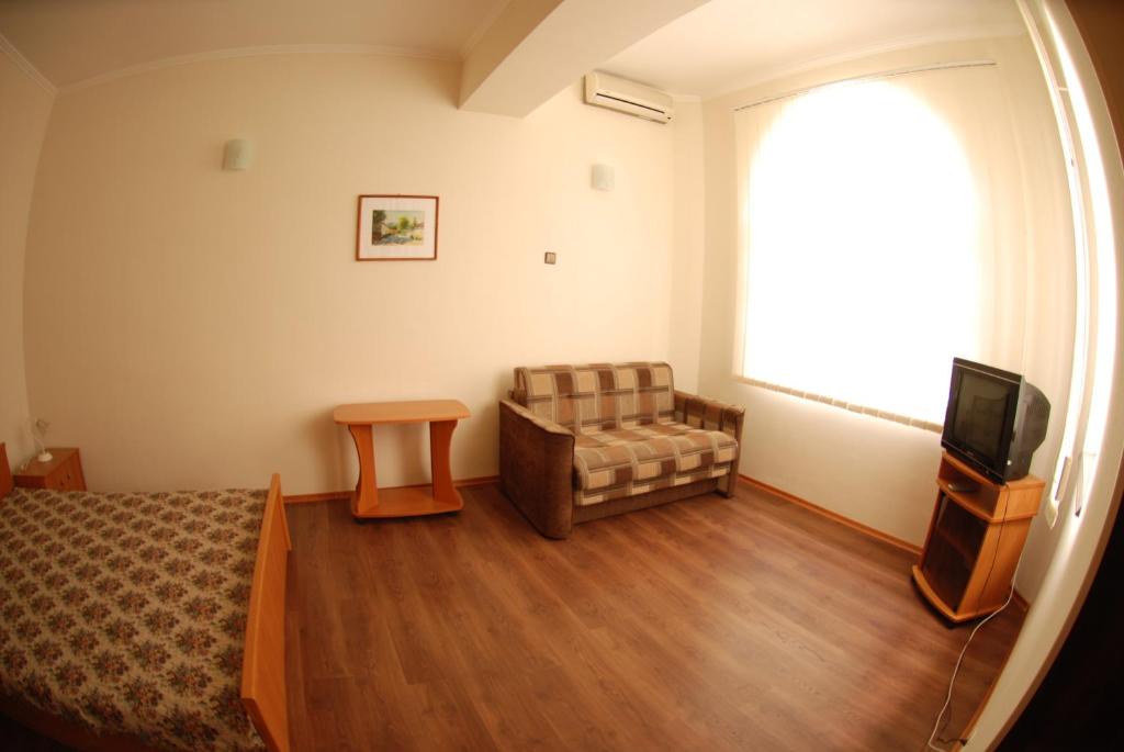 photo3