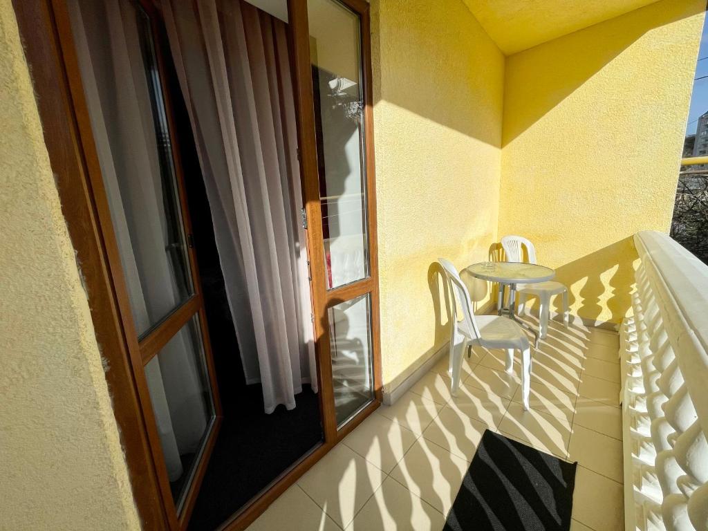 photo2