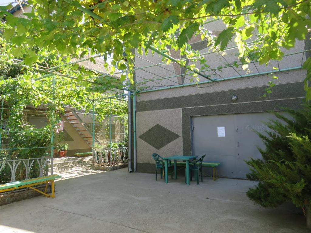 photo1