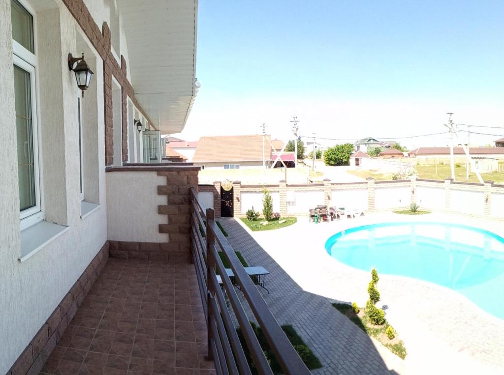 photo1