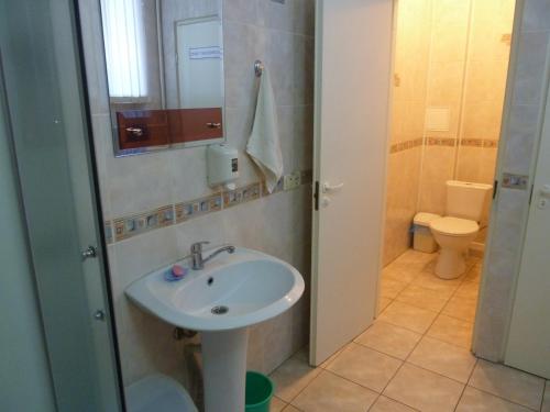 photo1