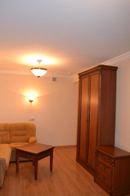 photo1