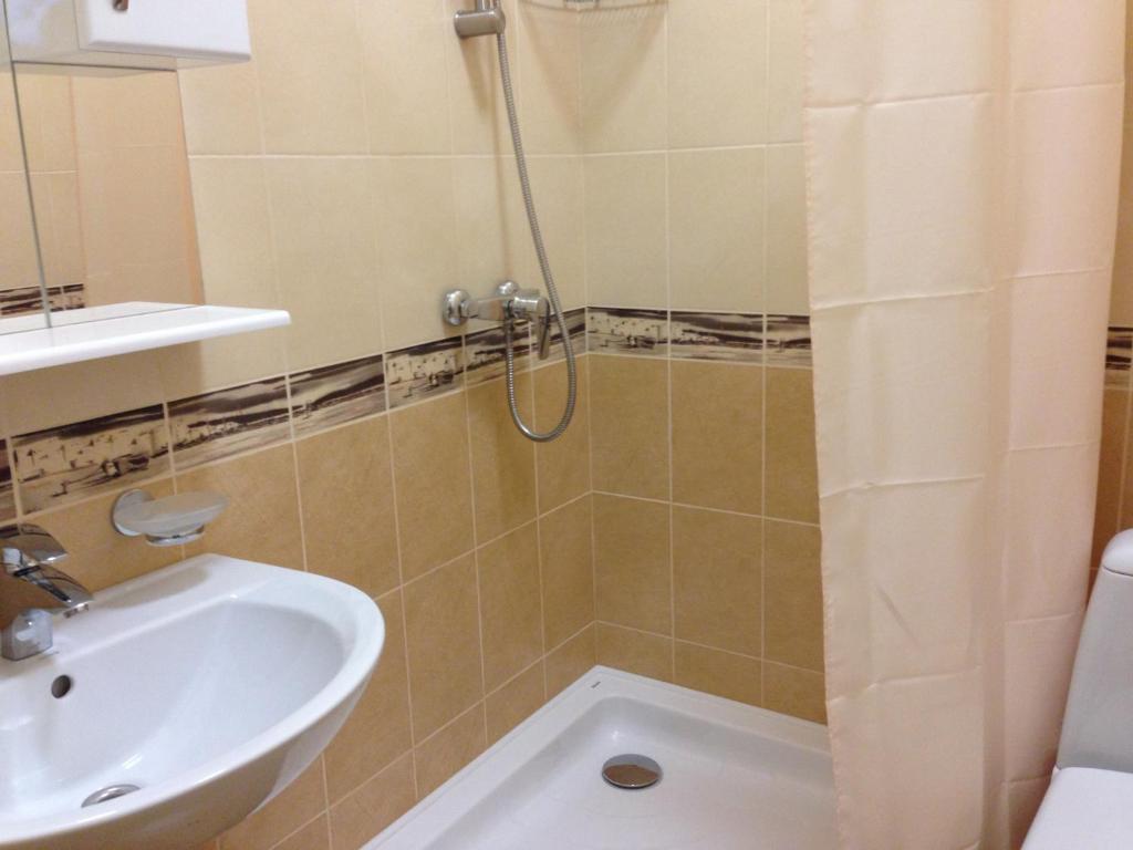 photo1