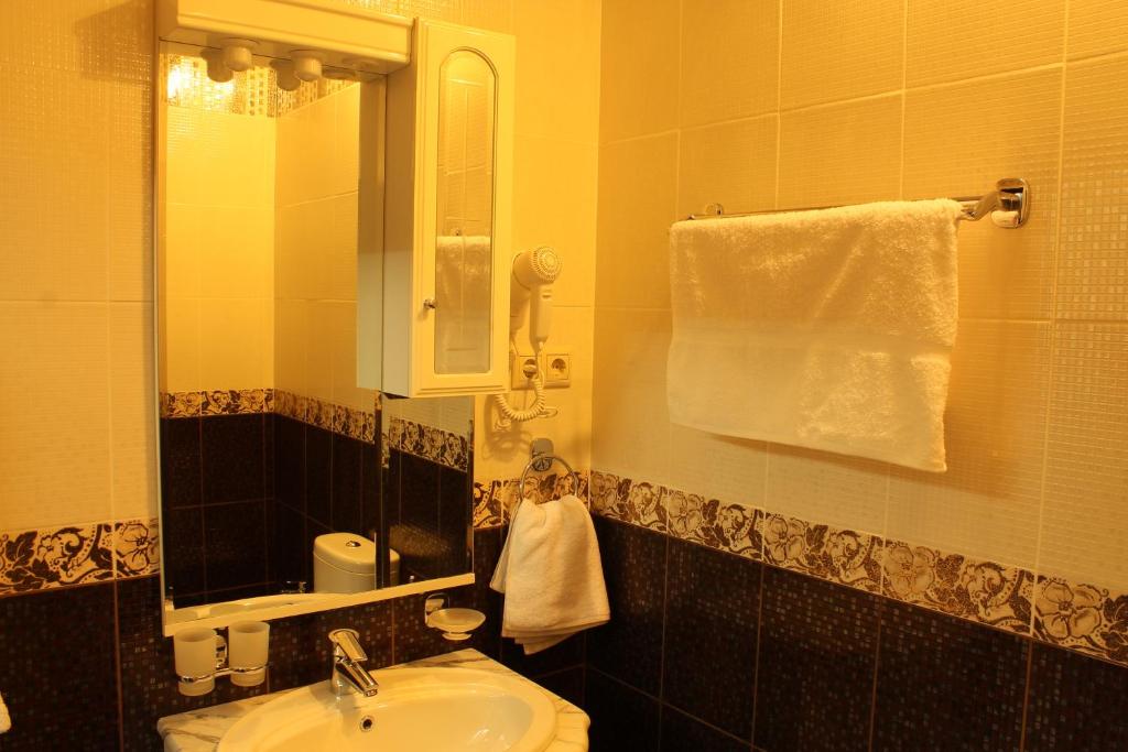 photo1