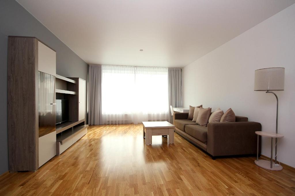 photo1