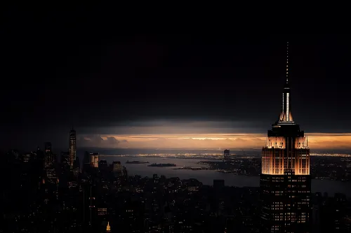 Atardecer sobre Manhattan con vistas al Empire State Building y nubes