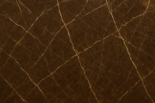 Superficie de mármol marrón con vetas marcadas y textura