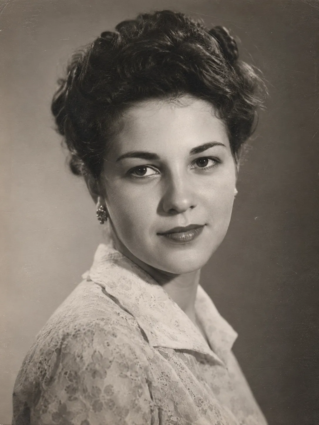 An old black-and-white portrait animated with AI — Before