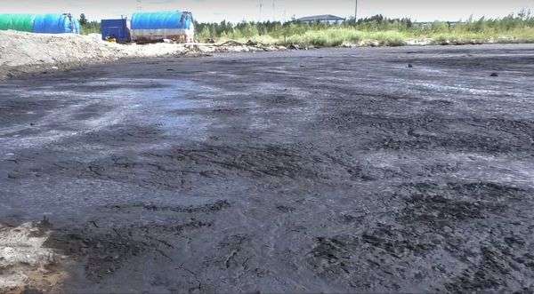 Нефтяные отходы у ж/д станции Нижневартовск-2