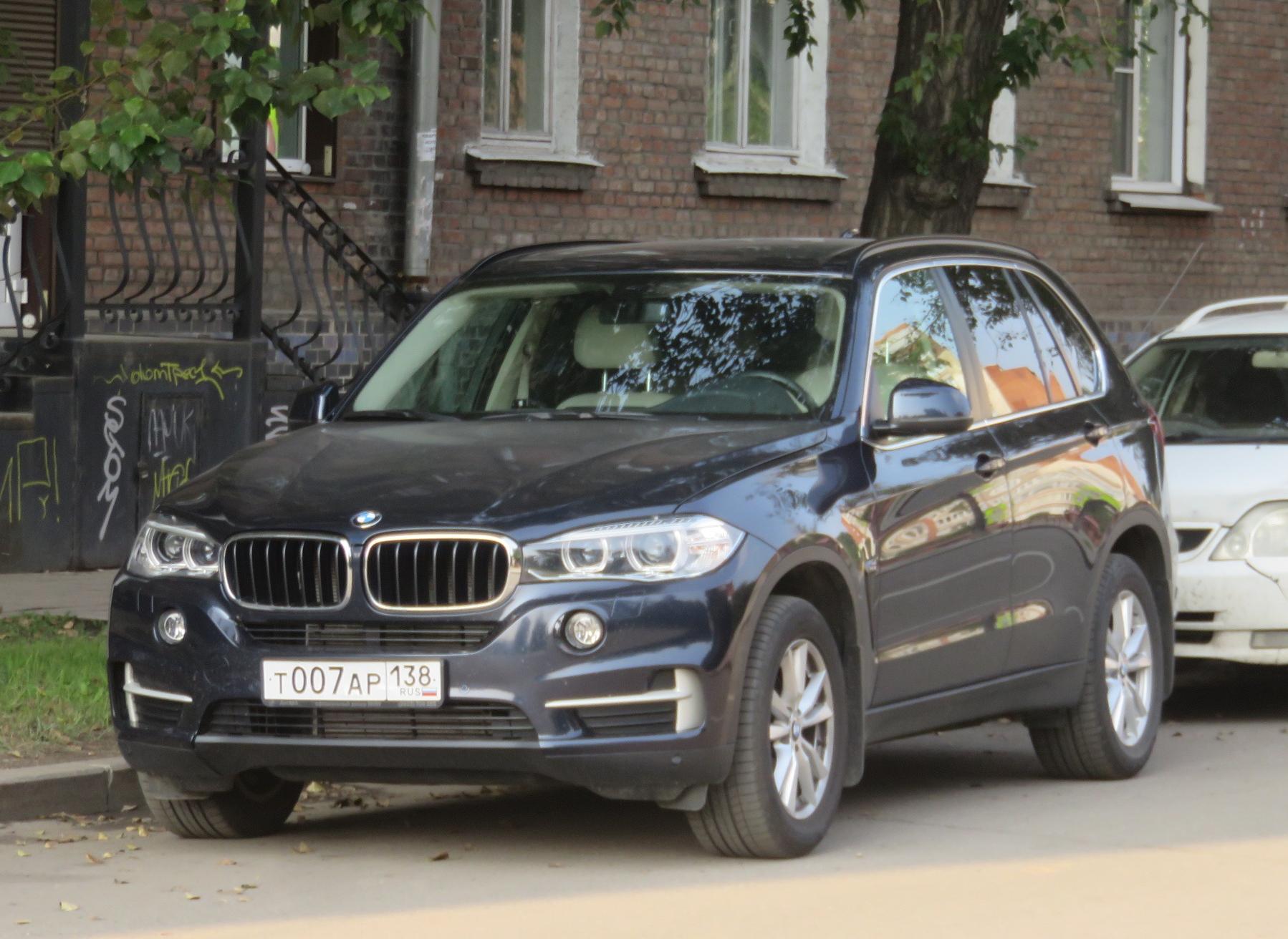Автомобиль госномер Т007АР138