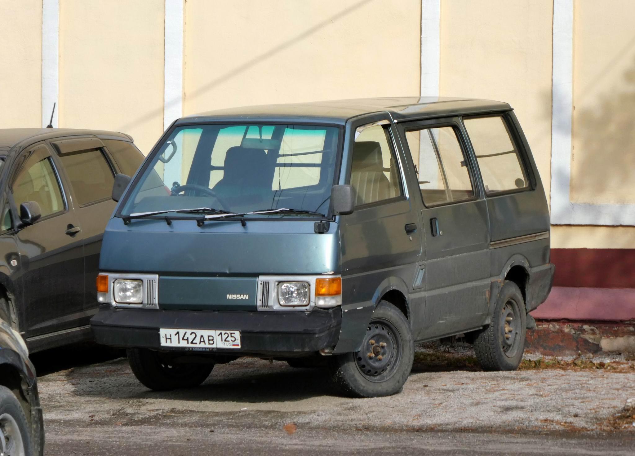 Автомобиль госномер Н142АВ125