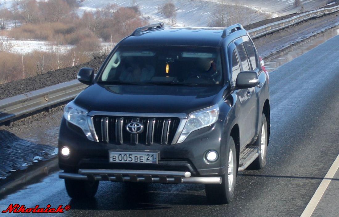 Автомобиль госномер В005ВЕ21