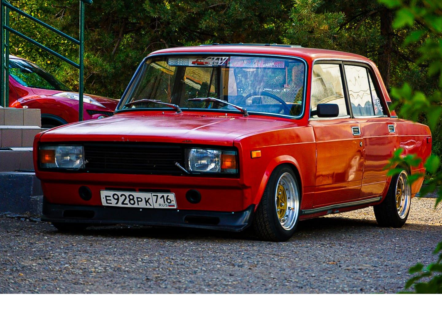 Автомобиль госномер Е928РК716