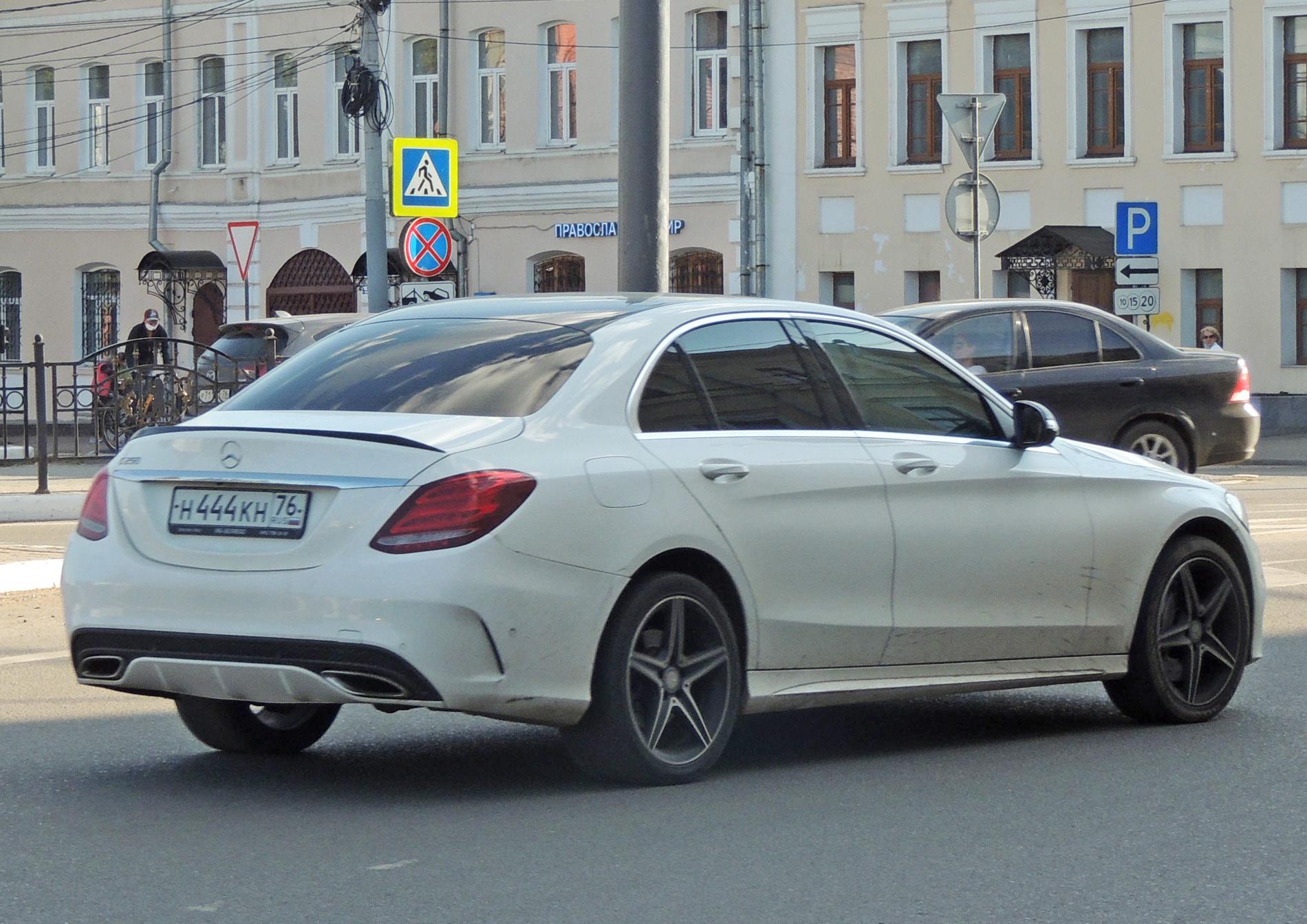 Автомобиль госномер Н444КН76