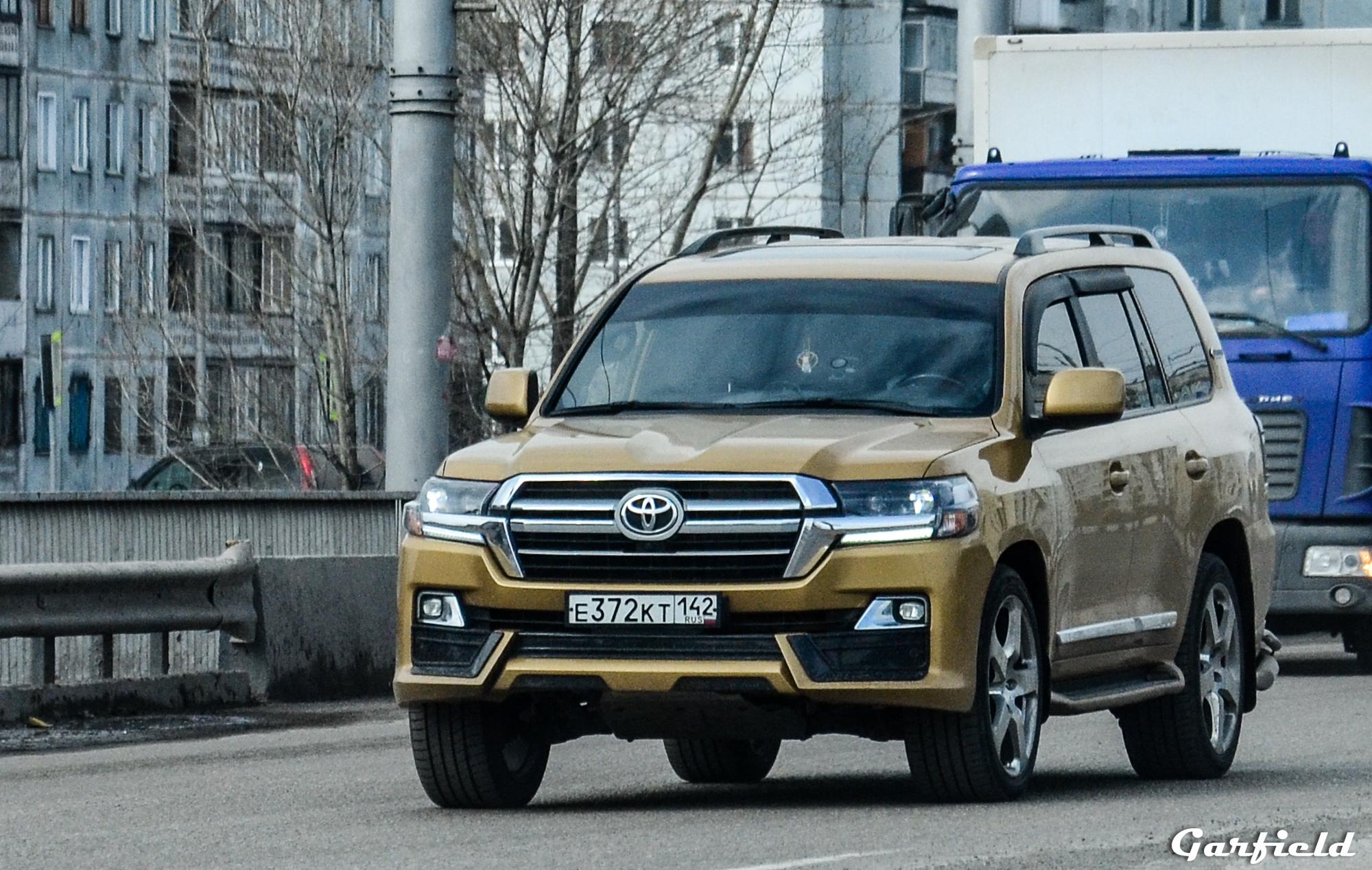 Автомобиль госномер Е372КТ142