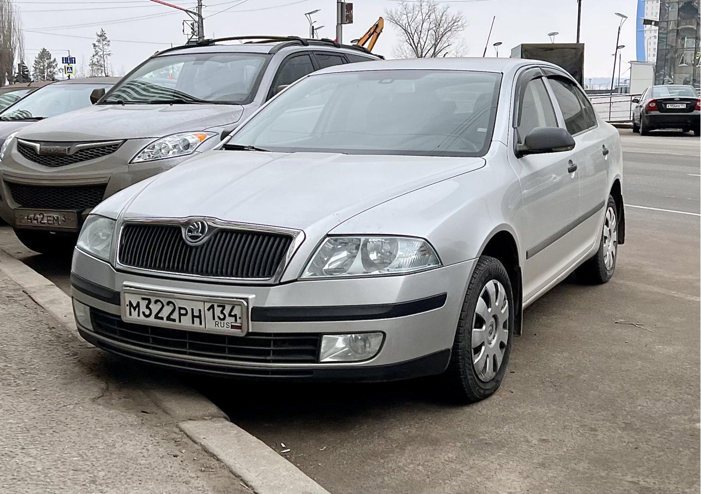 Автомобиль госномер М322РН134