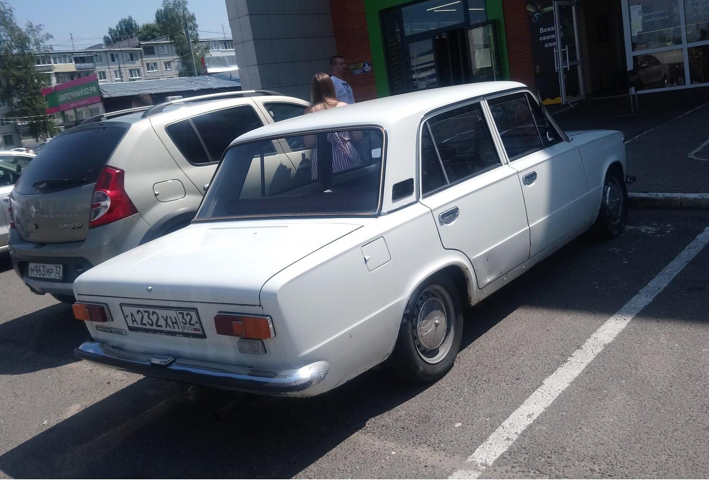 Автомобиль госномер А232ХН32