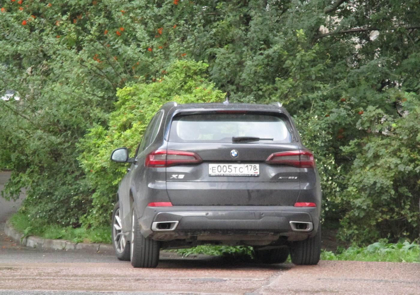 Автомобиль госномер Е005ТС178