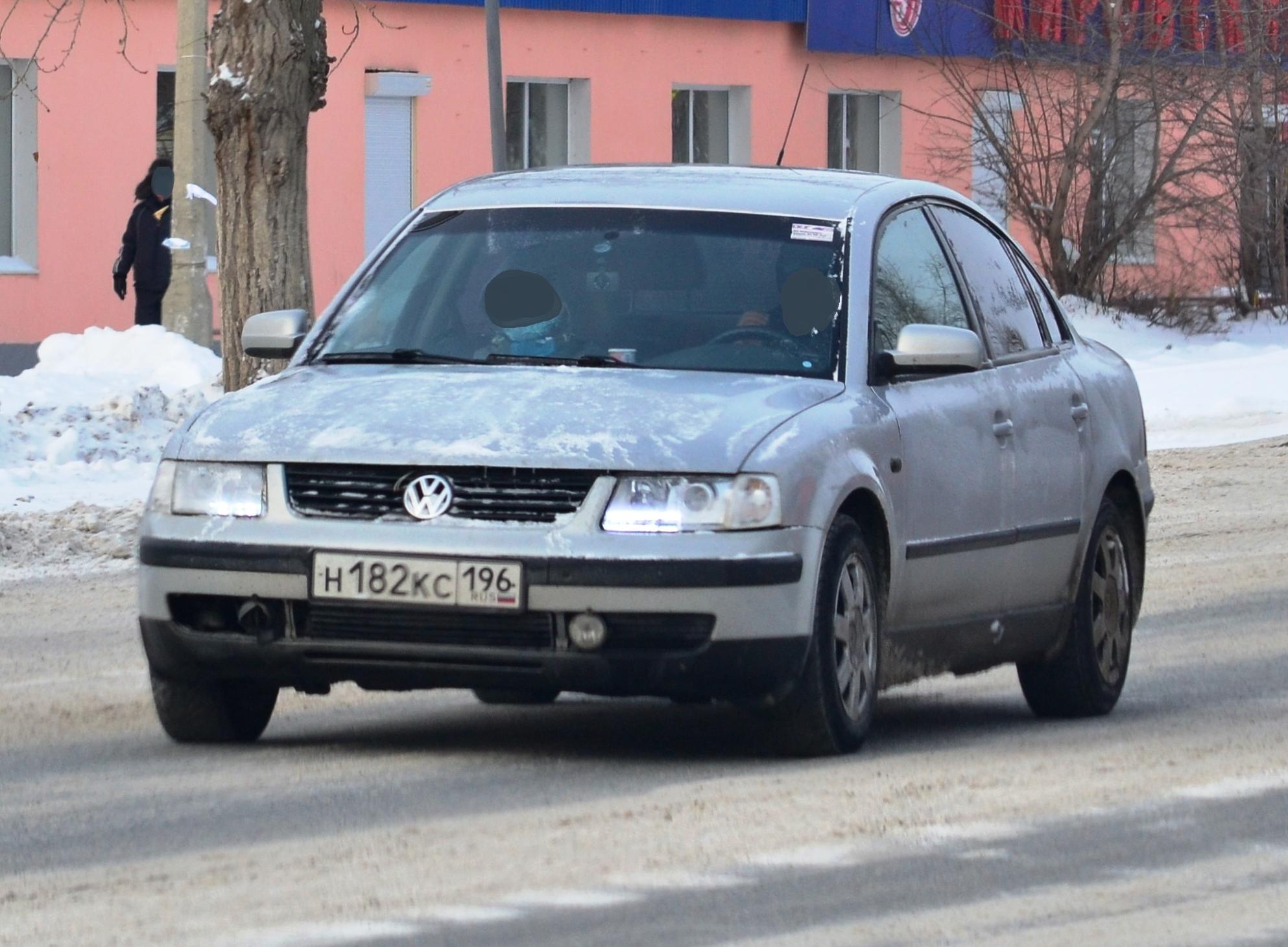 Автомобиль госномер Н182КС196