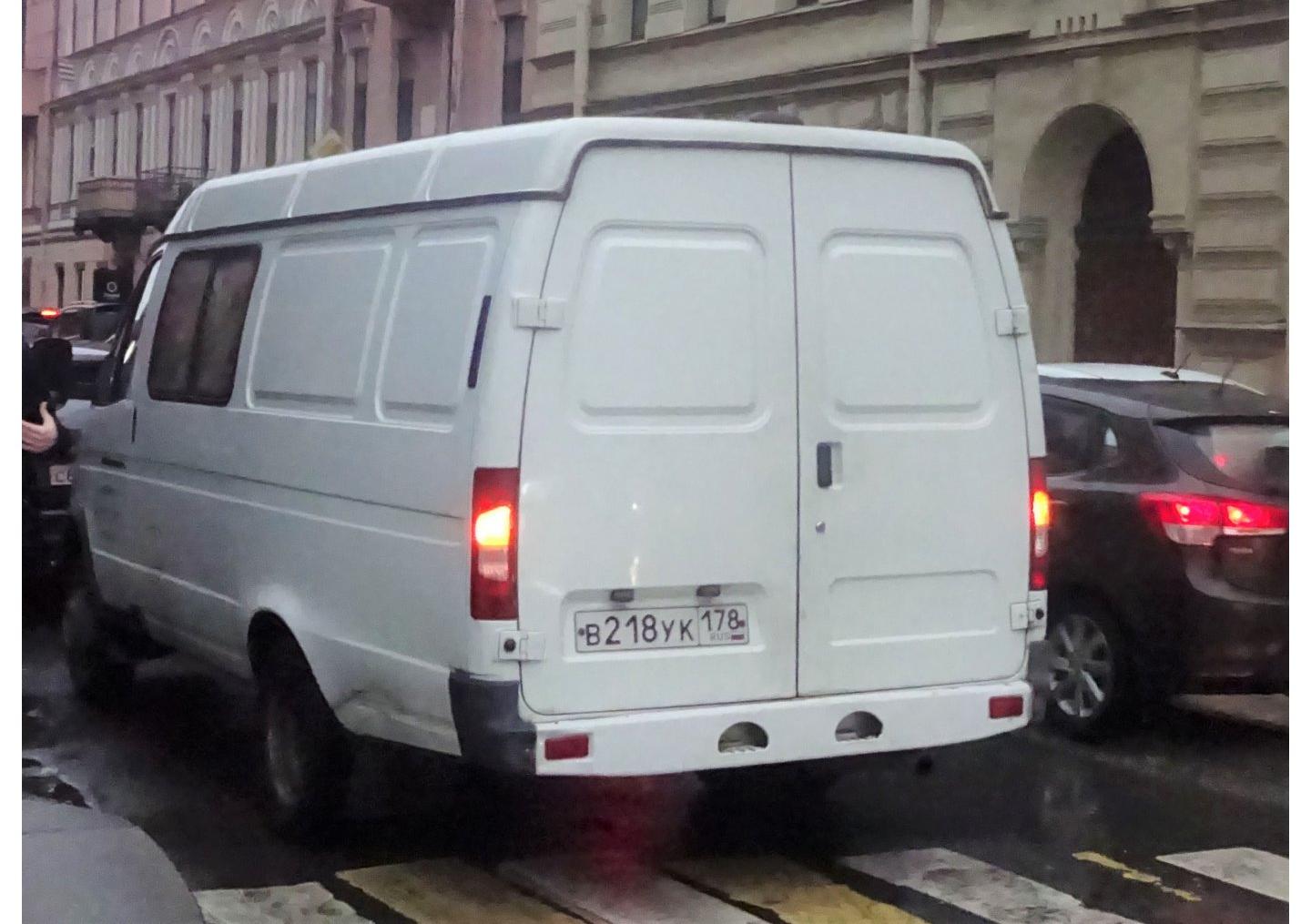 Автомобиль госномер В218УК178
