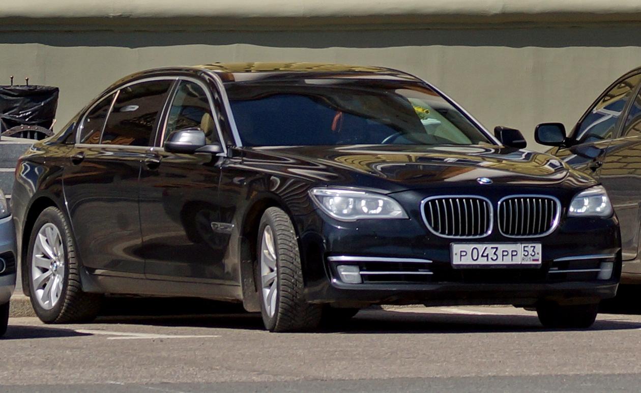 Автомобиль госномер Р043РР53