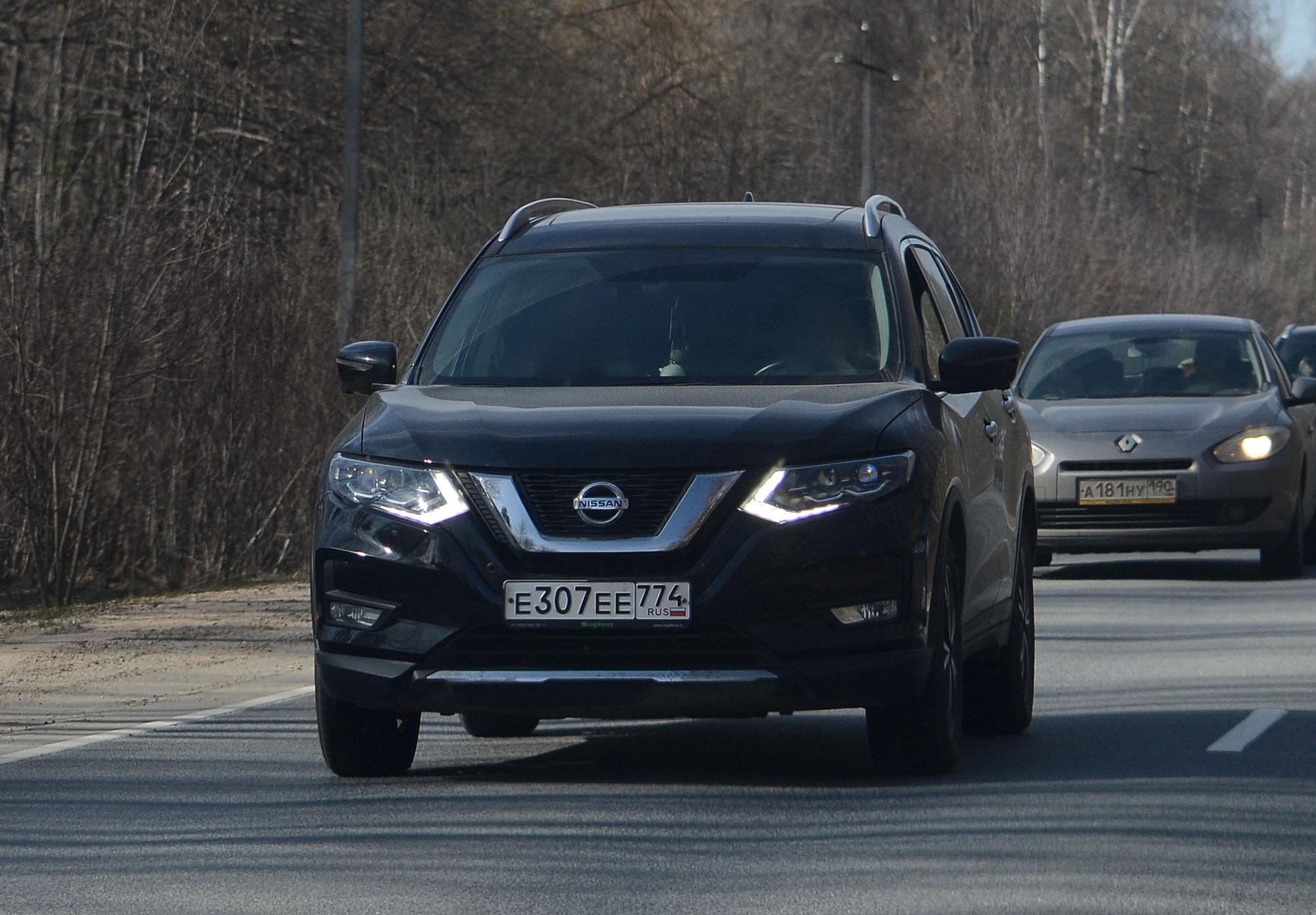 Автомобиль госномер Е307ЕЕ774