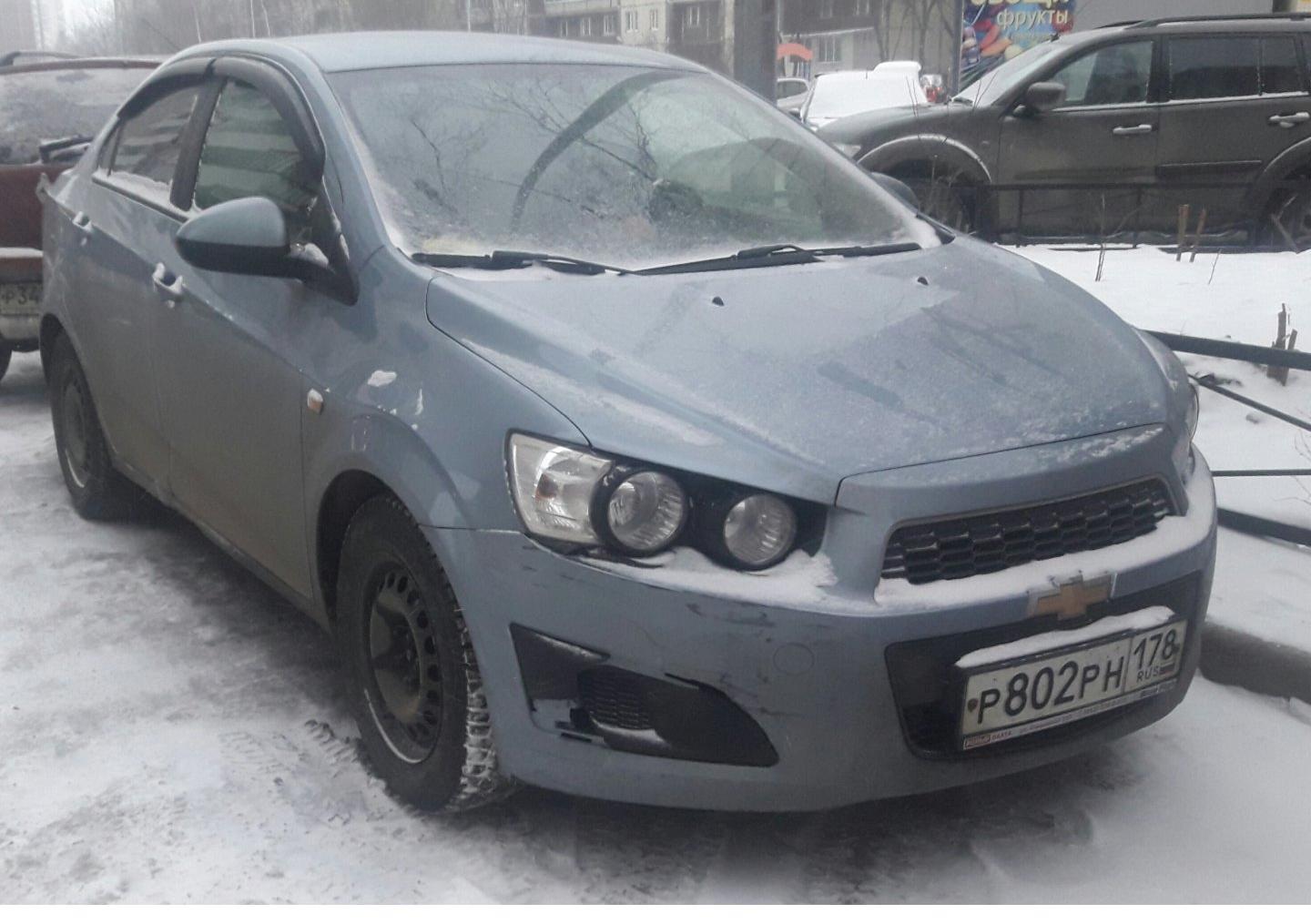 Автомобиль госномер Р802РН178