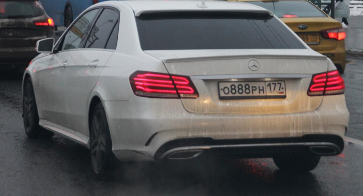 Автомобиль госномер О888РН177