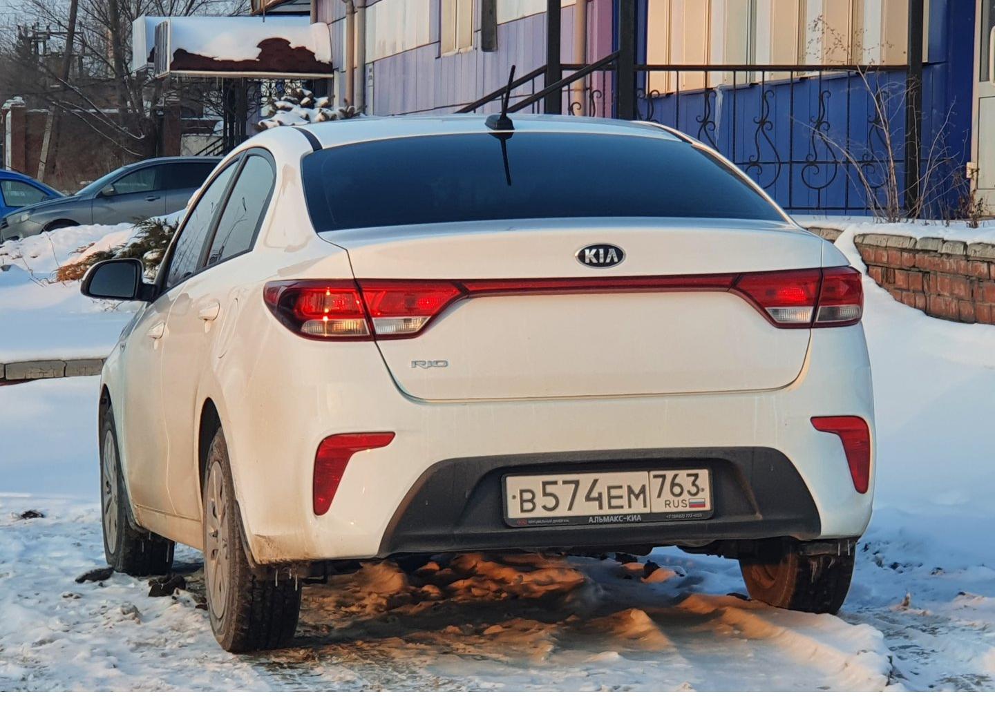 Автомобиль госномер В574ЕМ763