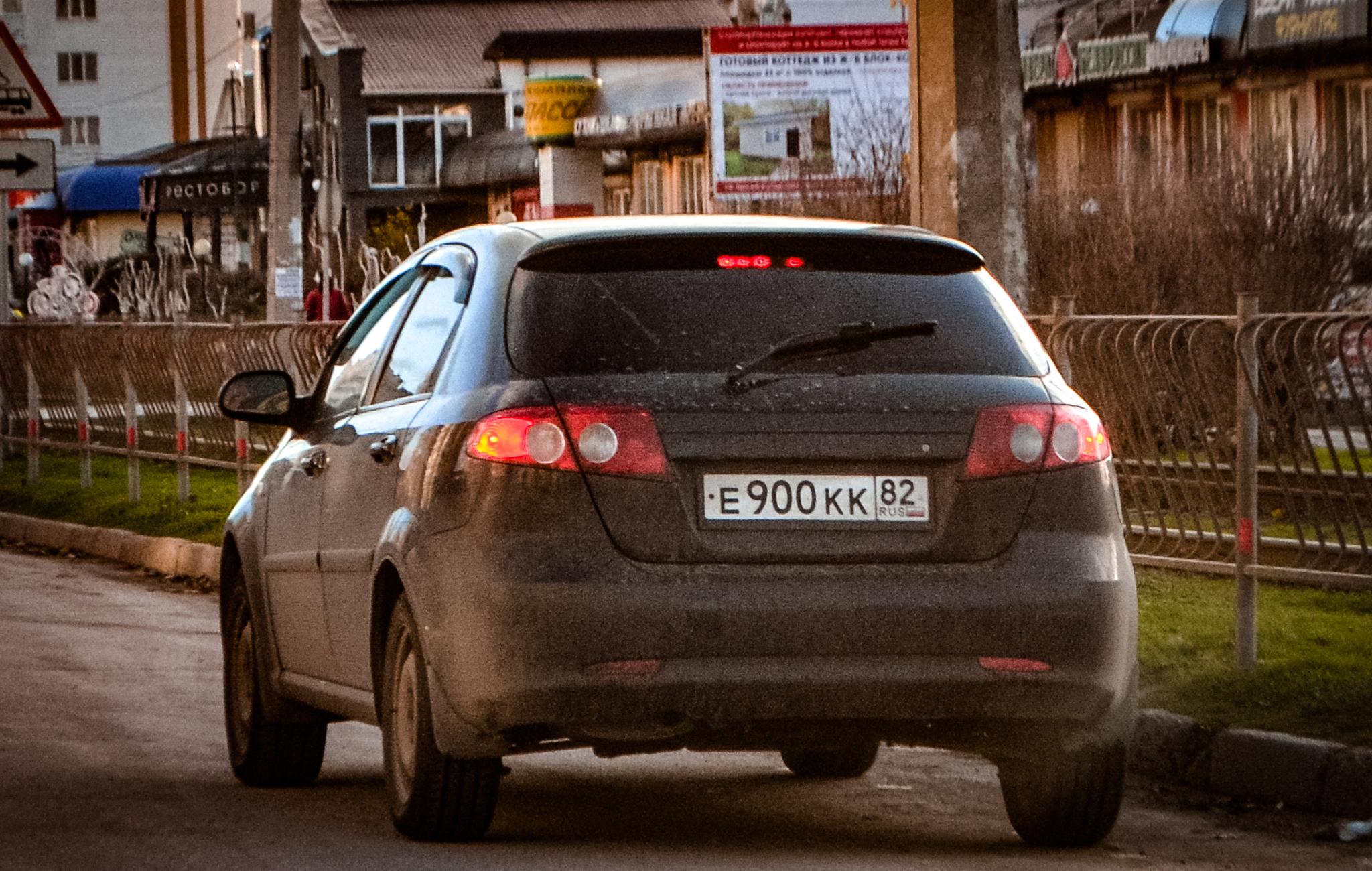 Автомобиль госномер Е900КК82