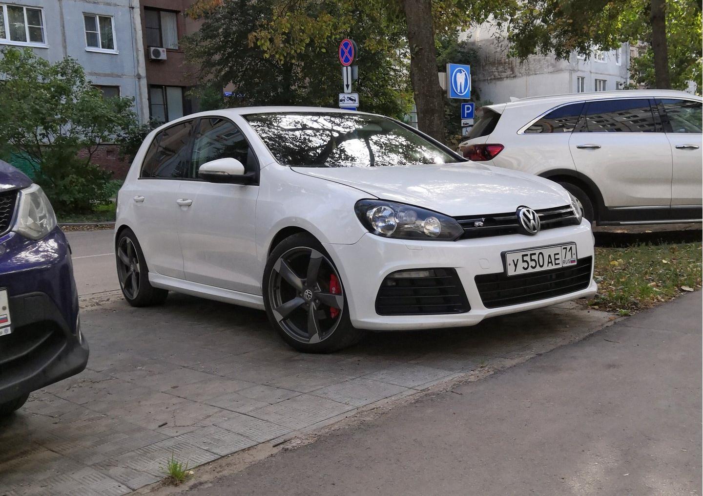 Автомобиль госномер У550АЕ71
