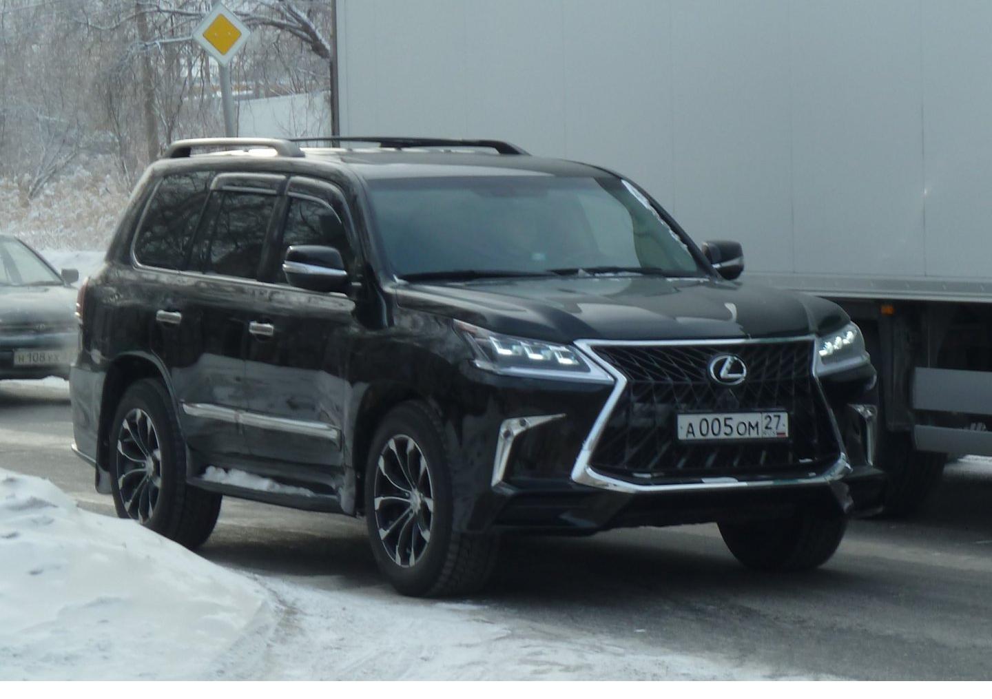 Автомобиль госномер А005ОМ27