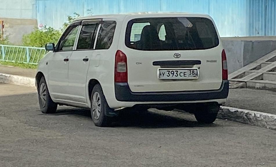 Автомобиль госномер У393СЕ38