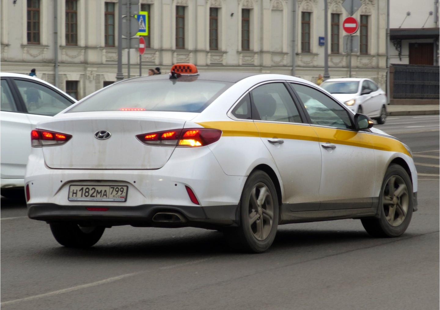 Автомобиль госномер Н182МА799