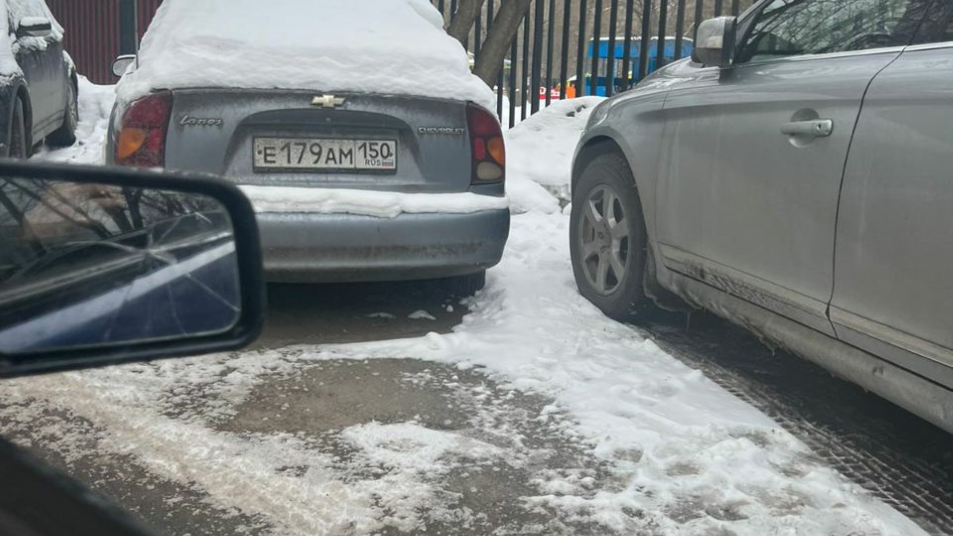 Автомобиль госномер Е179АМ150