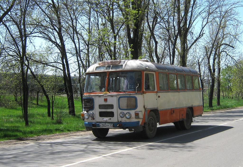 Автомобиль госномер Х382РР01