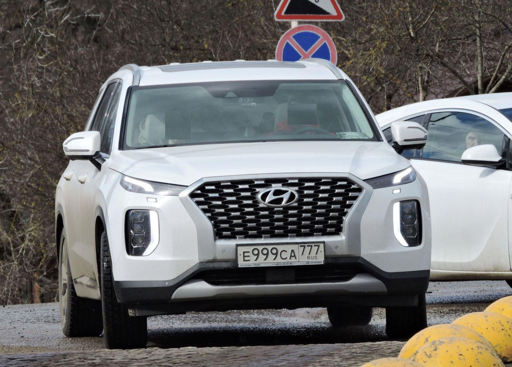 Автомобиль госномер Е999СА777
