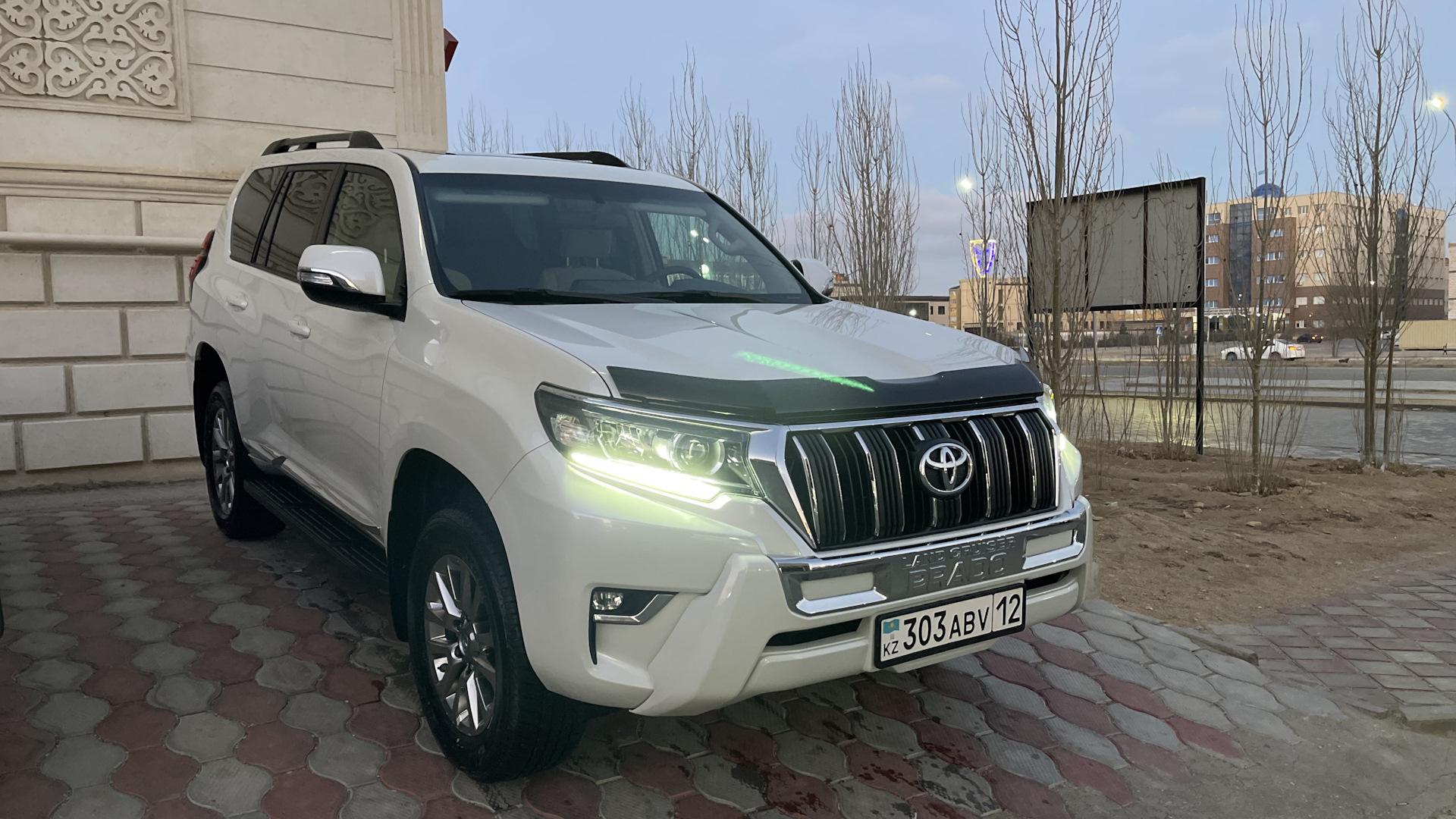 Автомобиль госномер 303АВV12