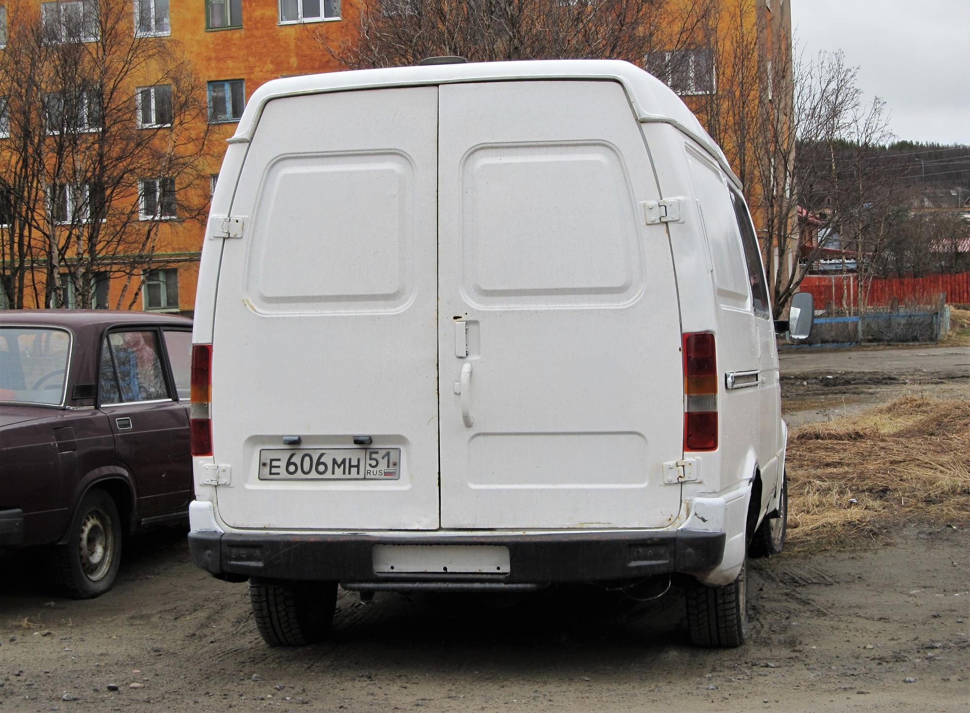 Автомобиль госномер Е606МН51