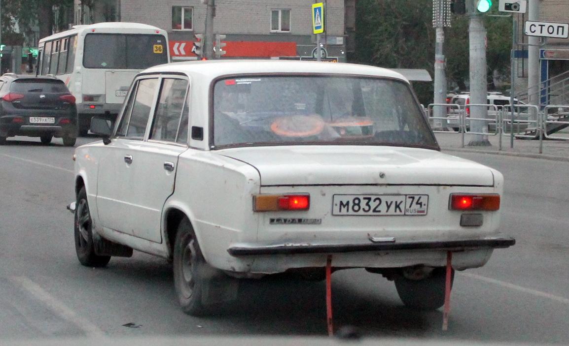 Автомобиль госномер М832УК74