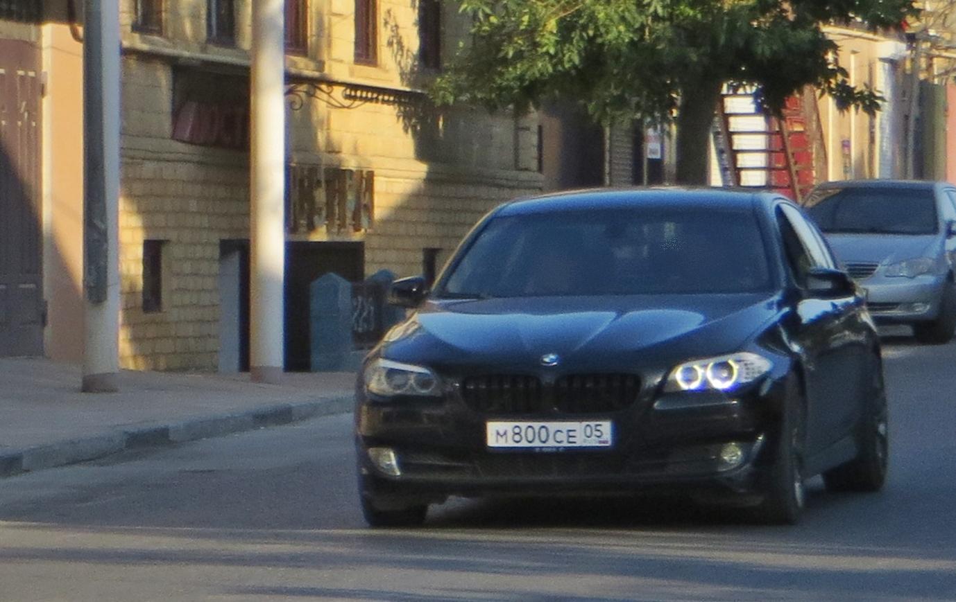 Автомобиль госномер М800СЕ05