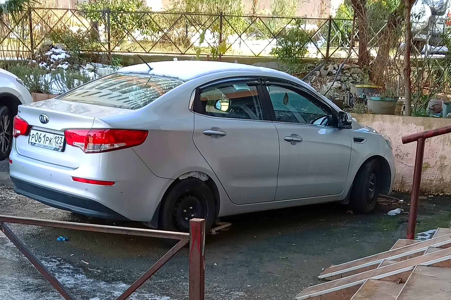 Автомобиль госномер Р061РК123