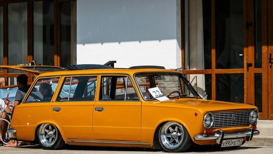 Автомобиль госномер Х990РЕ197