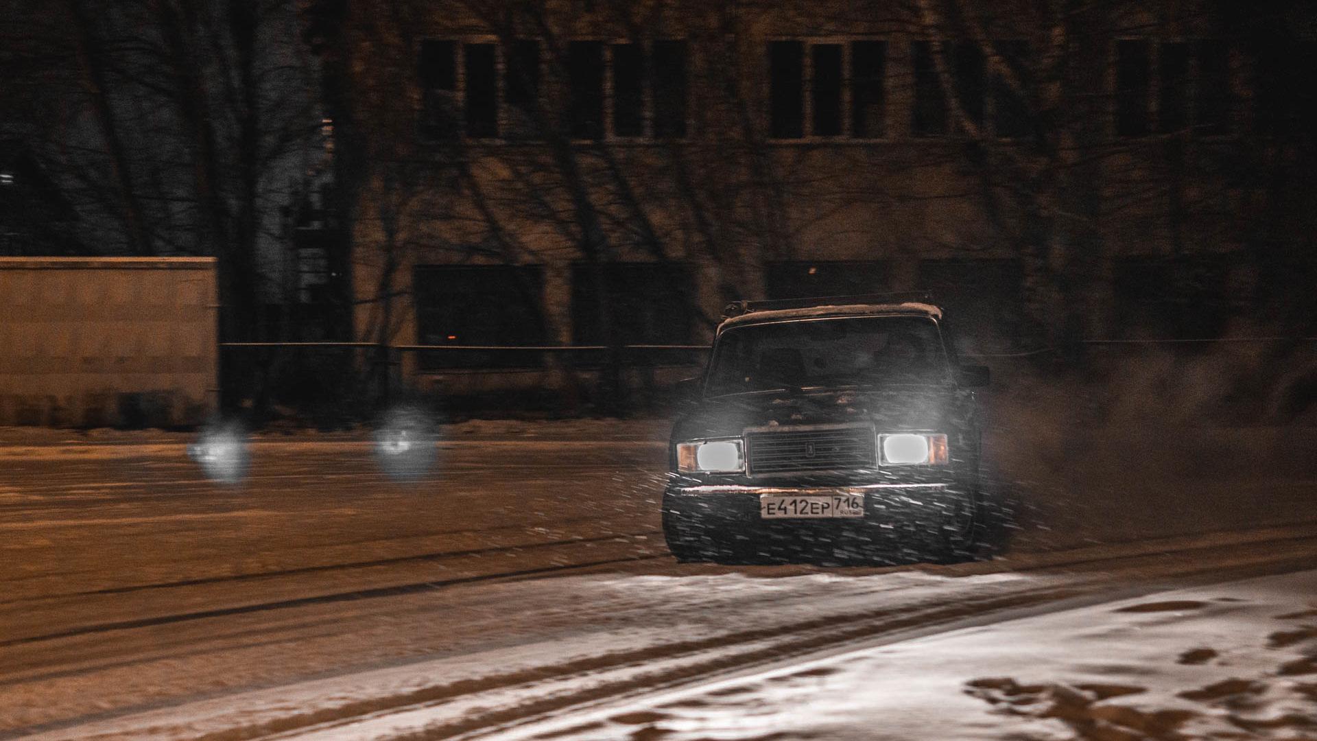 Автомобиль госномер Е412ЕР716