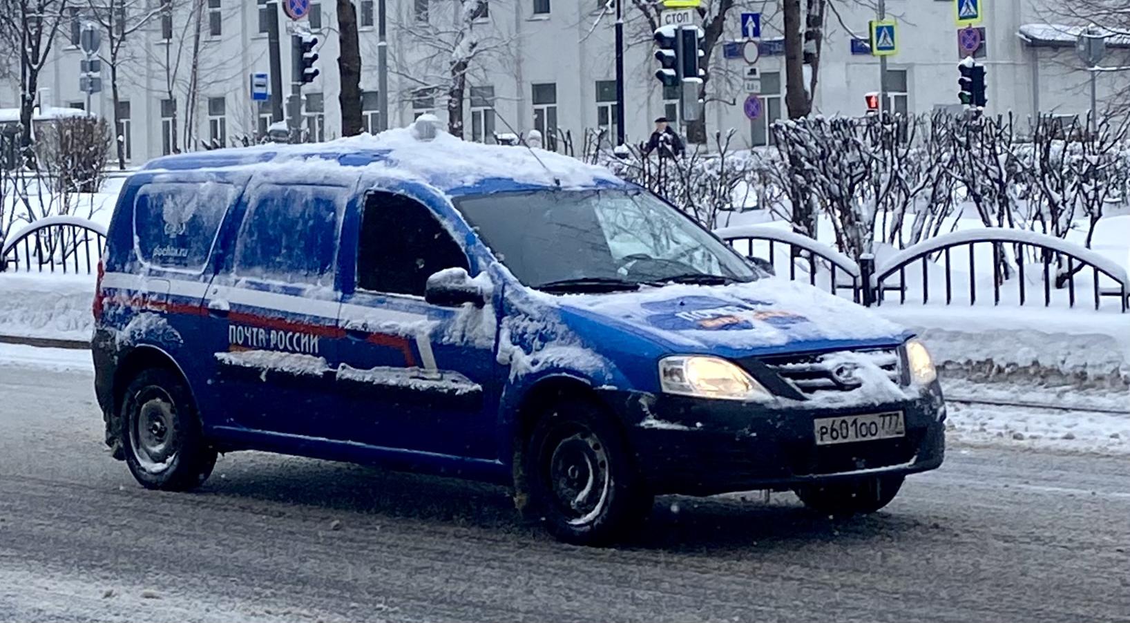 Автомобиль госномер Р601ОО777