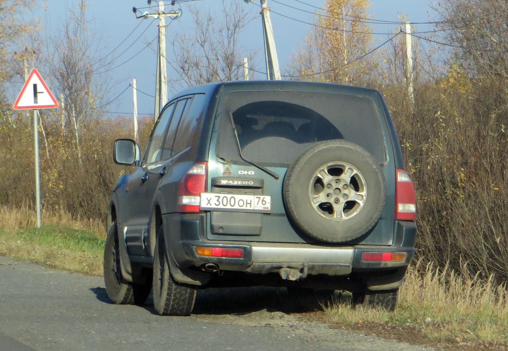 Автомобиль госномер Х300ОН76