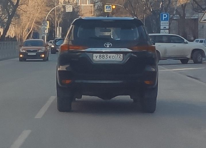 Автомобиль госномер У883КО72