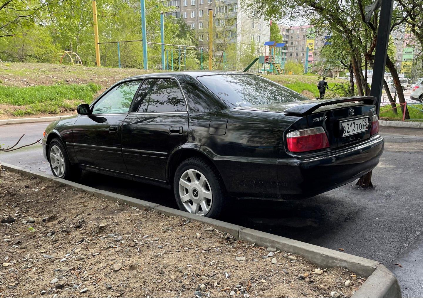 Автомобиль госномер В213ТО28