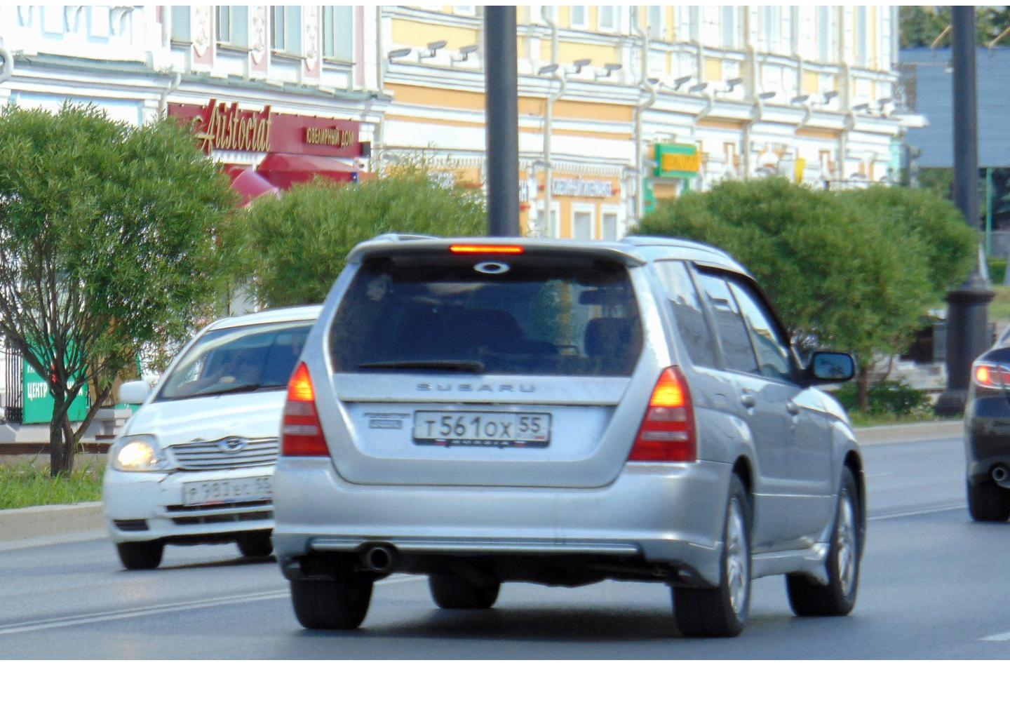 Автомобиль госномер Т561ОХ55